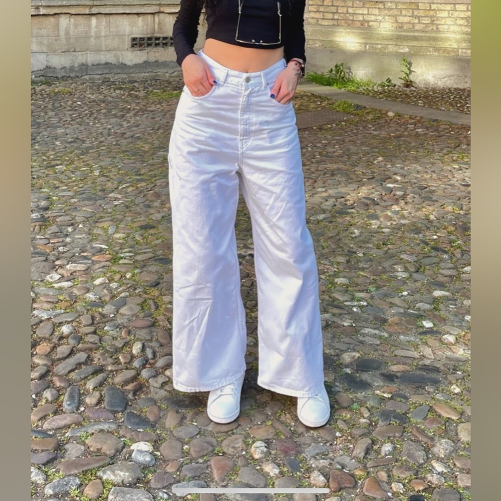 Diesel white jeans
Wide high waist